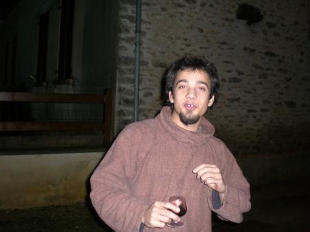 Faut pas faire la fête dehors, y'a des voisins