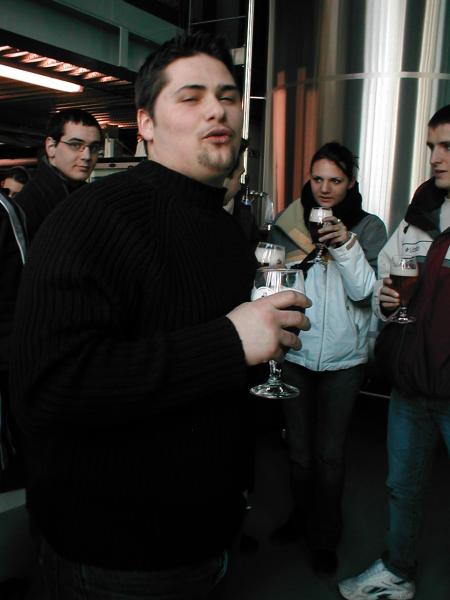 Charly avec une bière, comme tout le monde