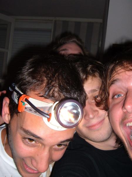 Kéké et la lampe frontale