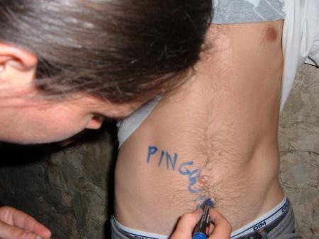 Je suppose que c'est Greg qui se fait marquer