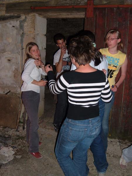 Bizarrement, Greg commence à se planquer