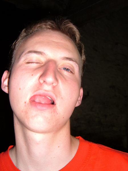 Yann qui fait de l'oeil