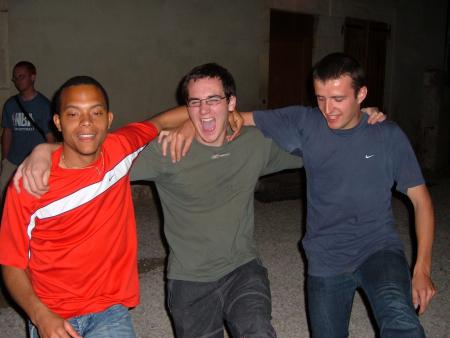 Ils chantent et ils dansent comme ils peuvent