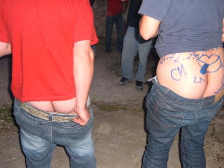 Ces deux là sont déjà passés. A qui qui sont ?