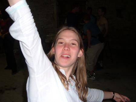 Hélène toute joyeuse, comme d'hab quand elle a bu