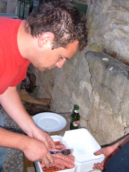 Un coup de main au barbec'