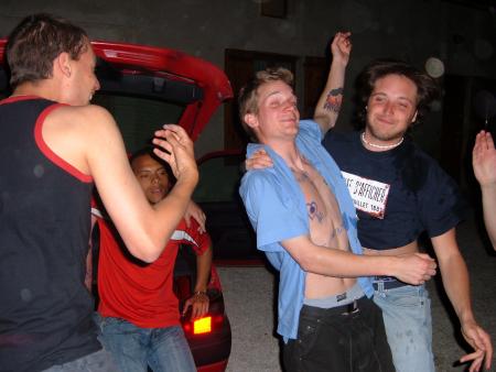 Voilà pourquoi tout le monde se marre et fait du bruit