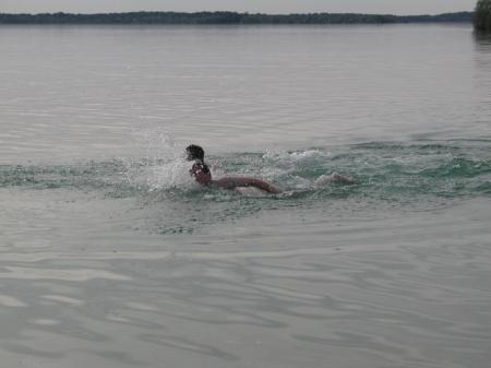 Des nageurs inconnus