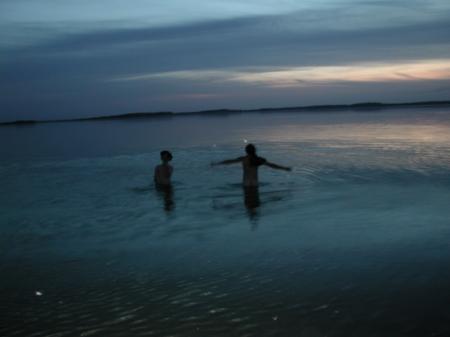 Manu et Berni reviennent de la chasse au canard...à poil