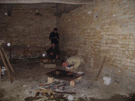 Jacko essayes de faire cuire son saumon